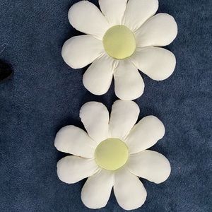 2 Large Daisy Plush Pillows